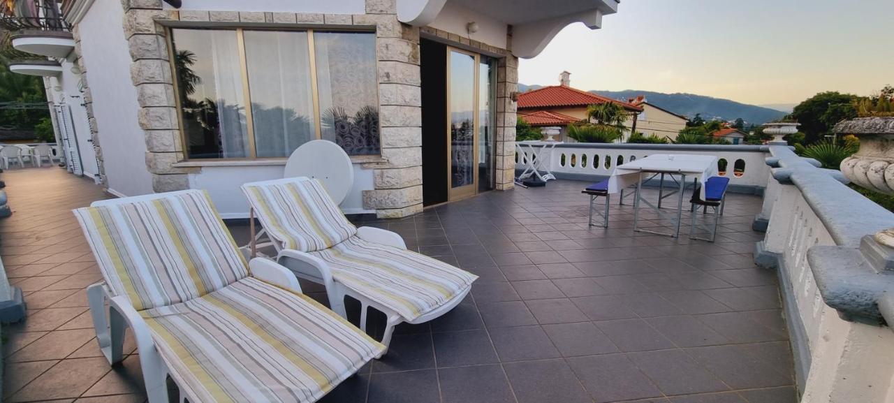 Villa Niki Rezine Ловран Экстерьер фото
