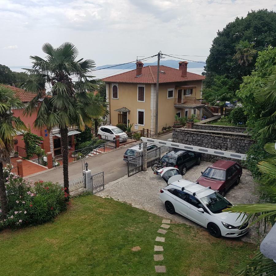 Villa Niki Rezine Ловран Экстерьер фото